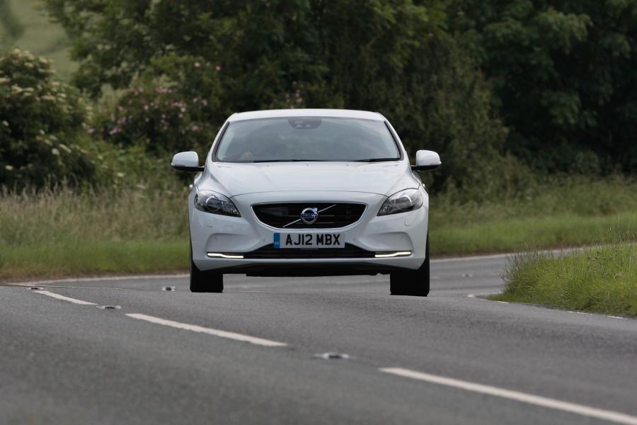  Volvo V40 2012 года  (фото 21 из 183)